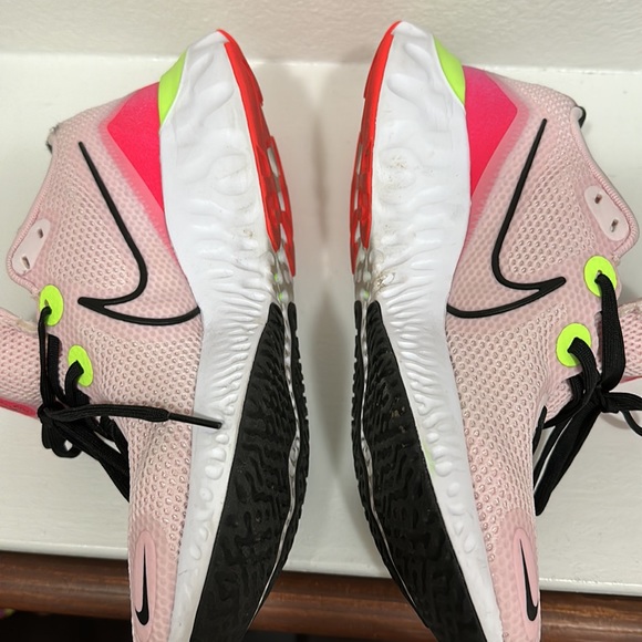 Nike Renew Run 'Pink Foam' 2021 release - Picture 2 of 8